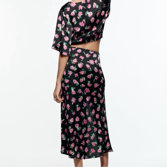 Zara FLORAL SATIN EFFECT SKIRT size M - Picture 7 of 11